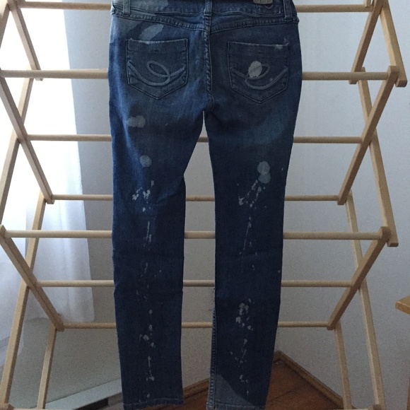 Distressed jeans - Picture 3 of 3